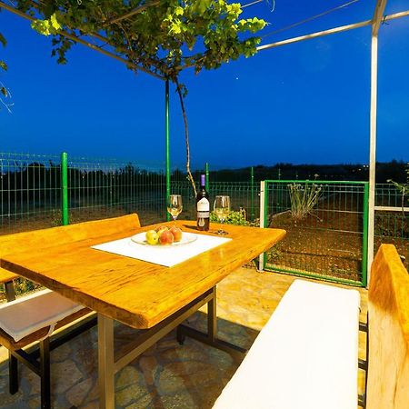 Guest House Pelja Plano Zewnętrze zdjęcie