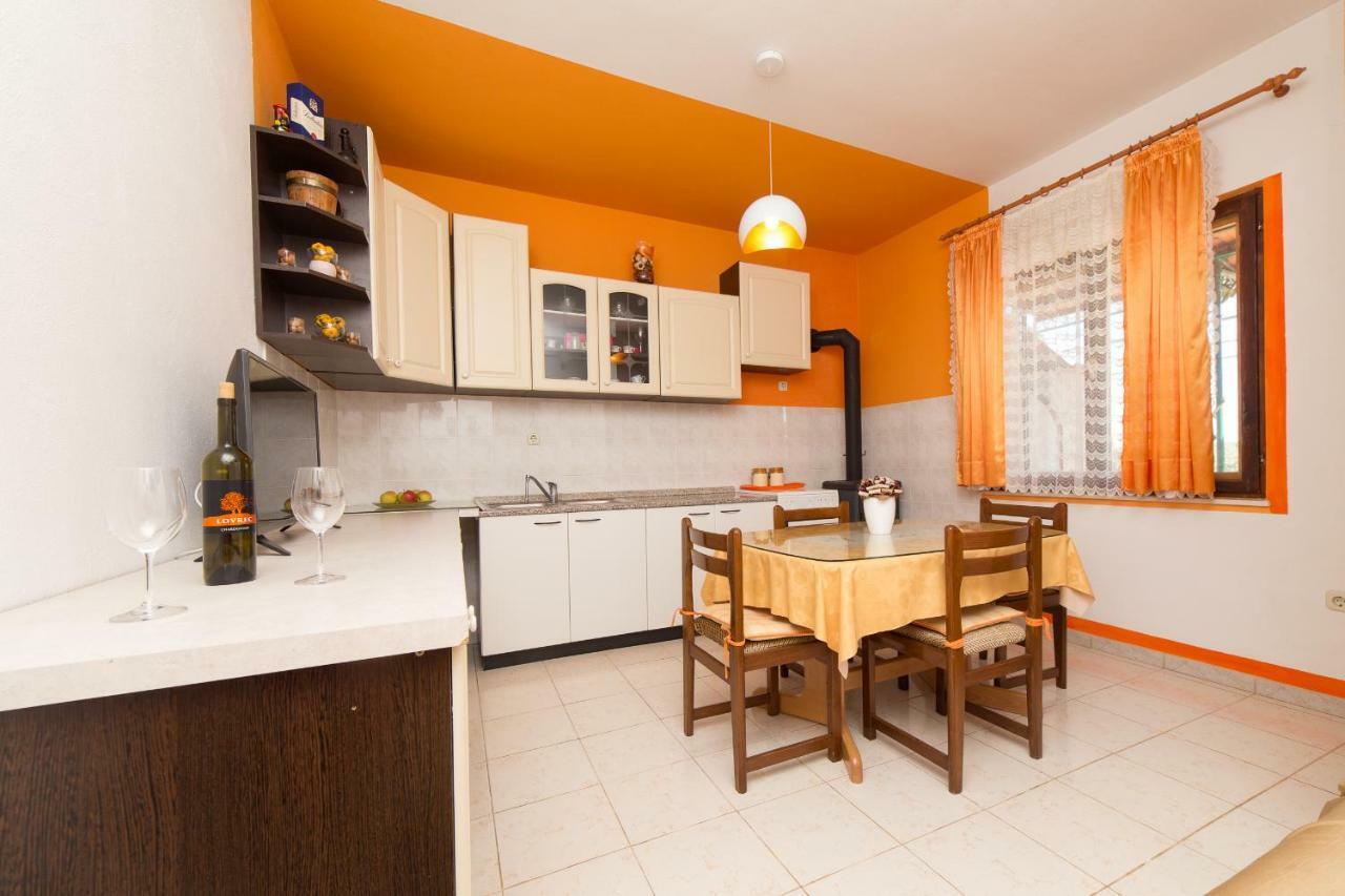 Guest House Pelja Plano Zewnętrze zdjęcie