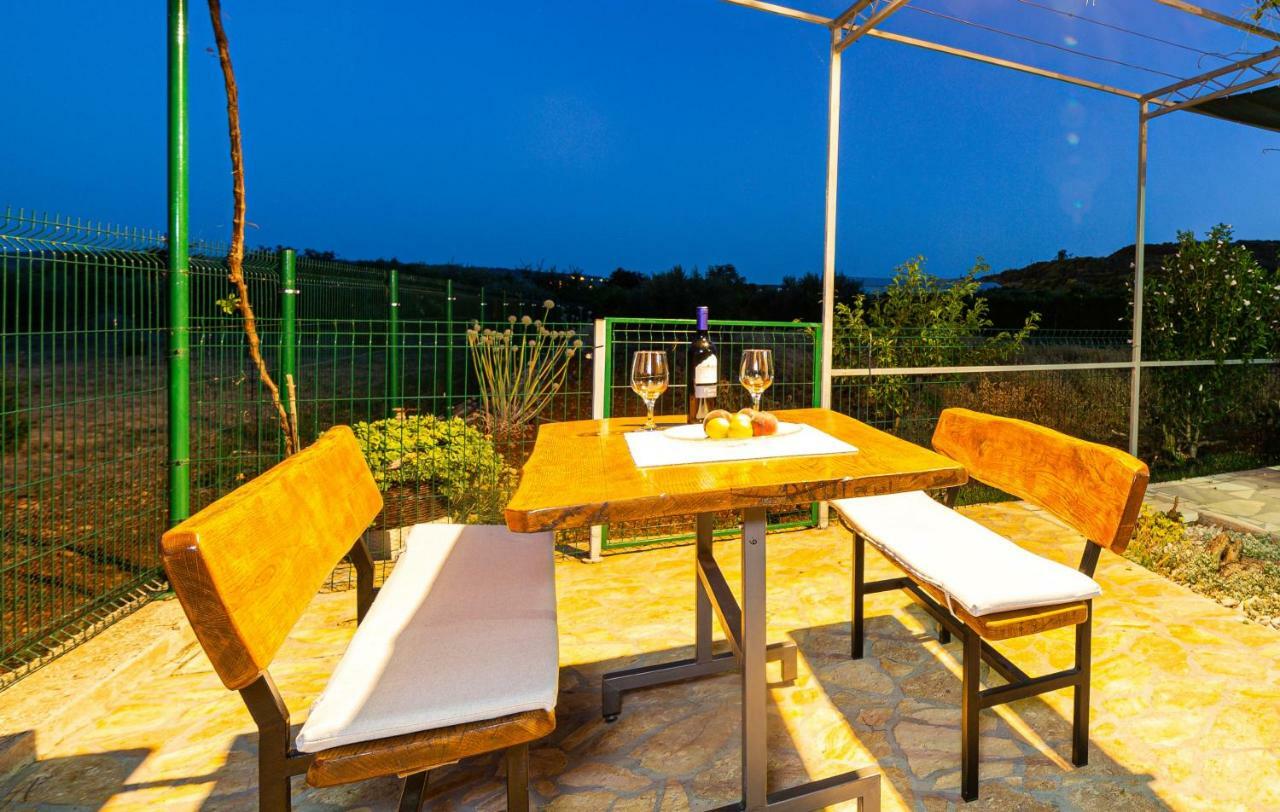 Guest House Pelja Plano Zewnętrze zdjęcie
